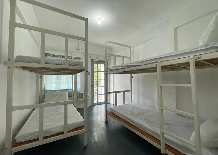 Auberge de jeunesse Lawton Residences Powered By Cocotel Manille