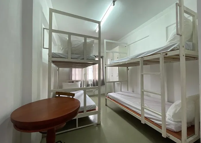 Auberge de jeunesse Lawton Residences Powered By Cocotel Manille